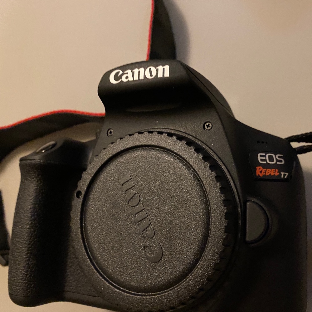 Canon EOS Rebel T7 Camera Bundle
